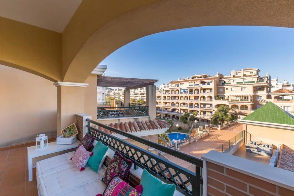 Apartamento Calma Beach Home Торемолинос Екстериор снимка