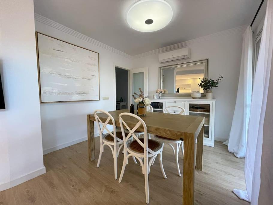 Apartamento Calma Beach Home Торемолинос Екстериор снимка