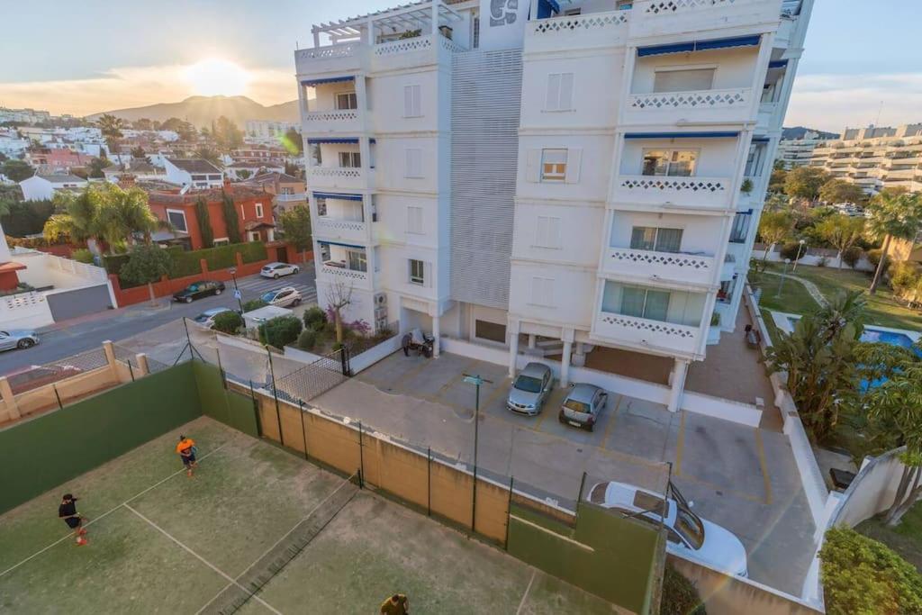 Apartamento Calma Beach Home Торемолинос Екстериор снимка